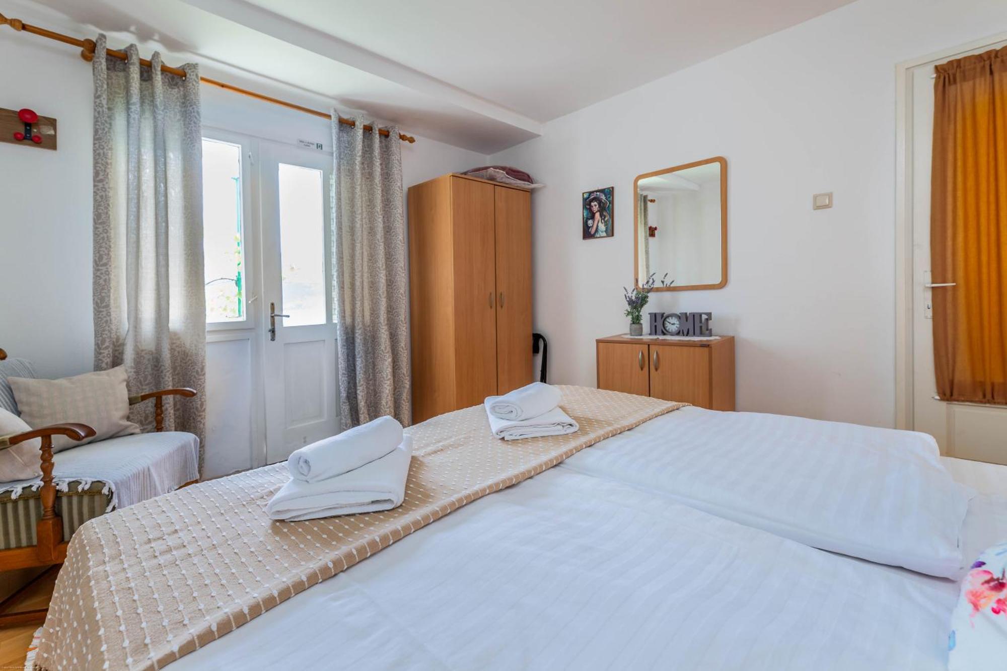 Apartments Katarina Baška Екстериор снимка